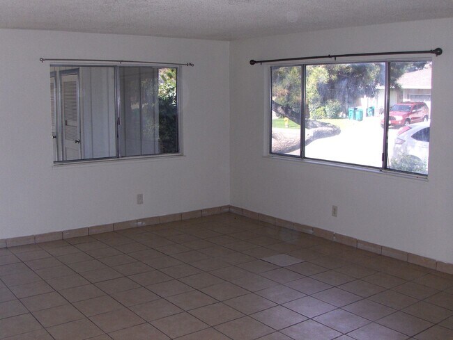 702 E Yorkshire Dr Unit 1