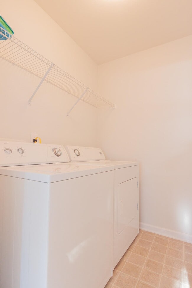 Photo - 187 Madrid Dr