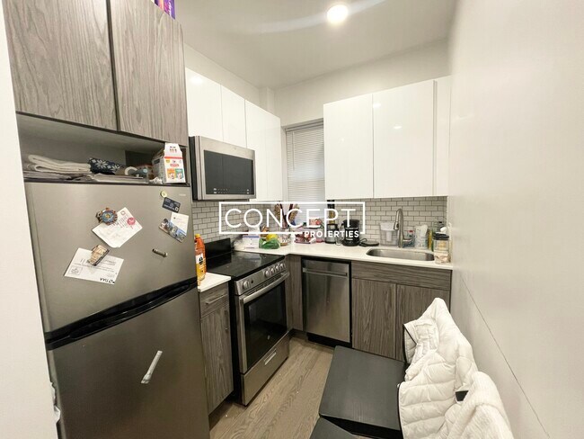 Building Photo - 11 Peterborough St Unit 5CP
