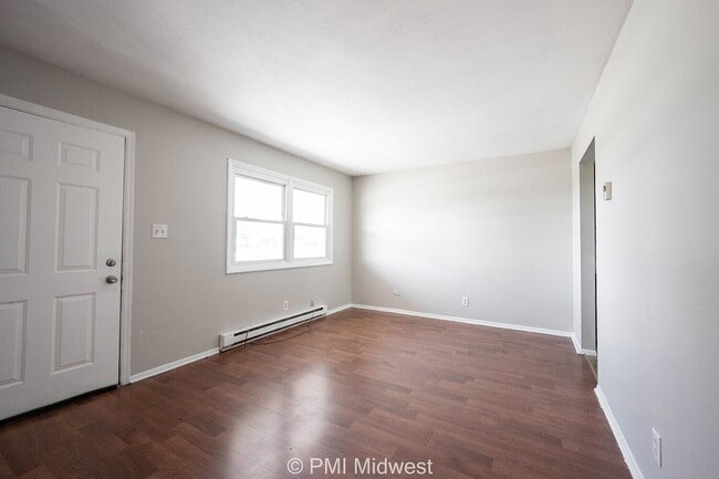 "Charming 2-Bedroom Retreat in New Palestine - 800 Sq Ft of Comfort!"