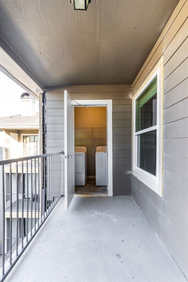 The Life at Grand Oaks Apartments For Rent in Houston, TX