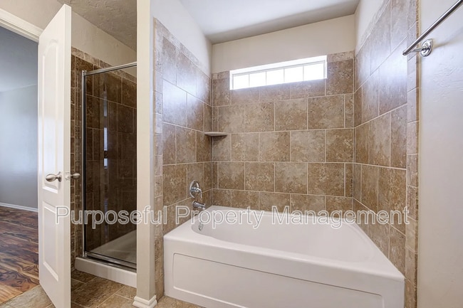 Photo - 615 W Shadow Ridge Way