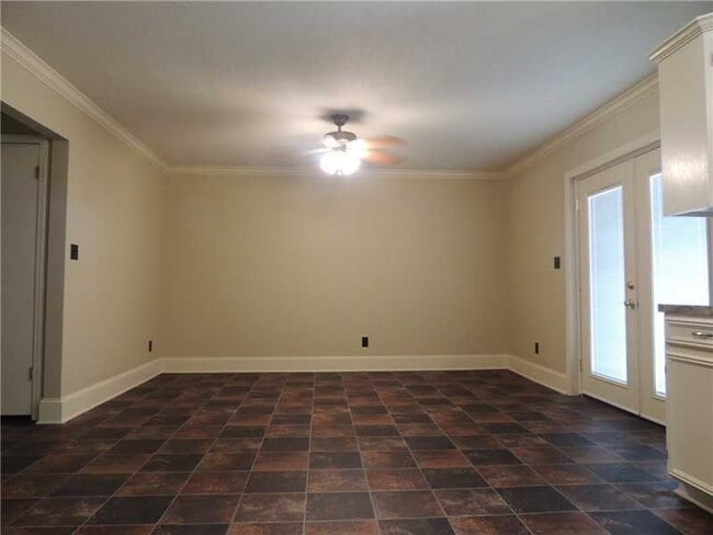 Photo - Large Townhouse One Block off Youree Drive and Southfield Road