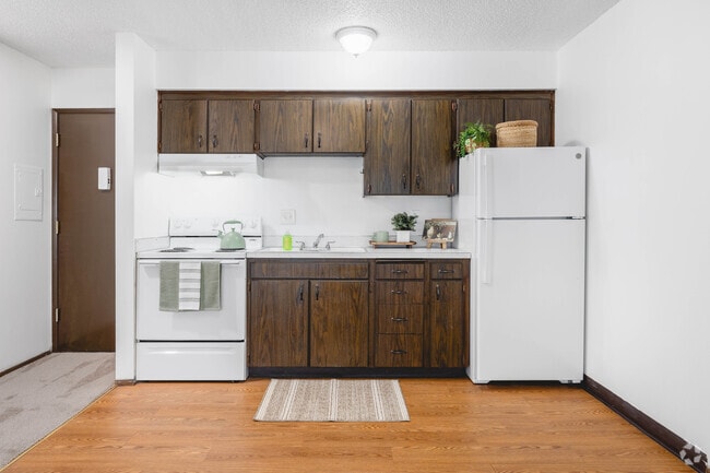 1BR, 1BA - 625SF - Kitchen