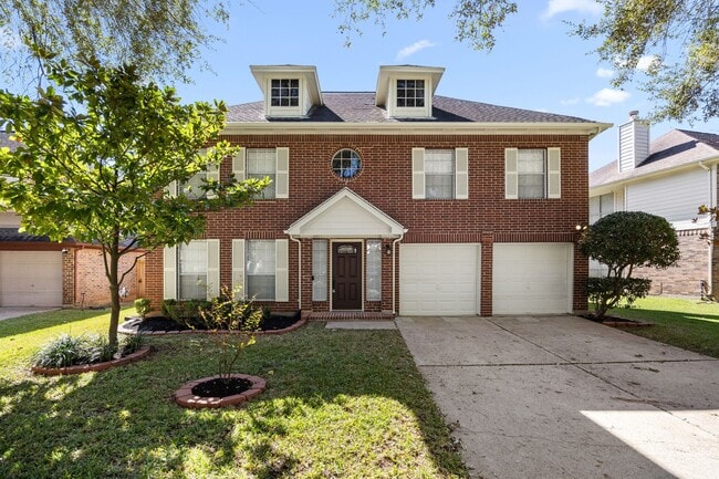 Photo - 4707 Leicester Way