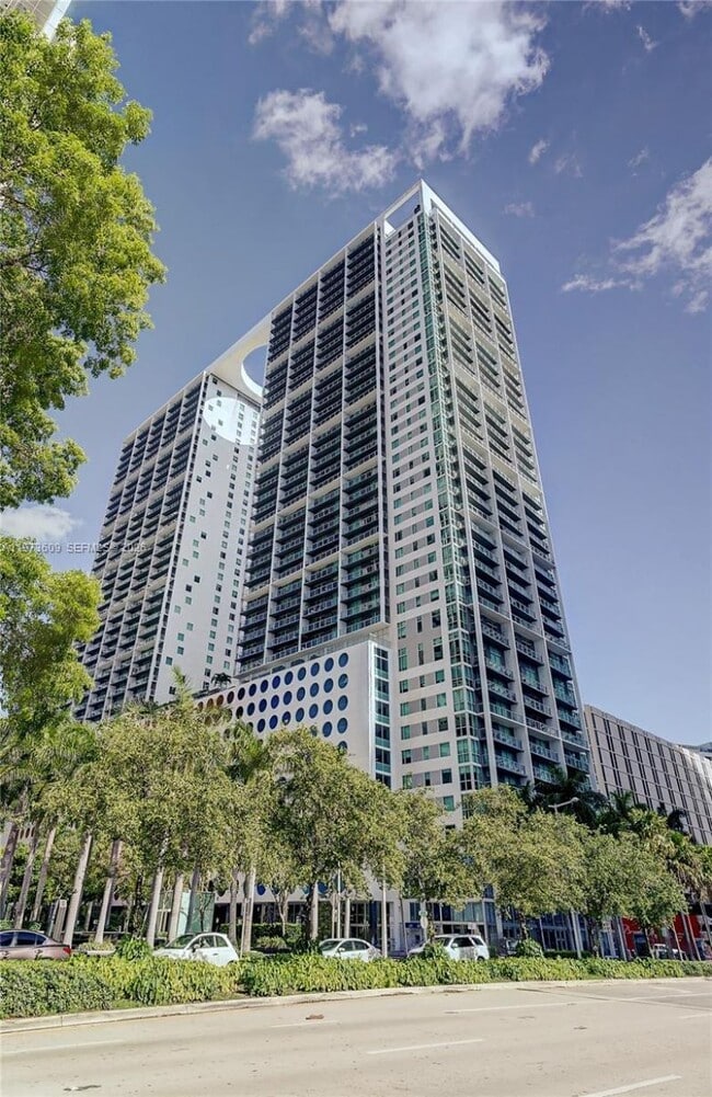 Building Photo - 500 Brickell Ave Unit Brickell 500