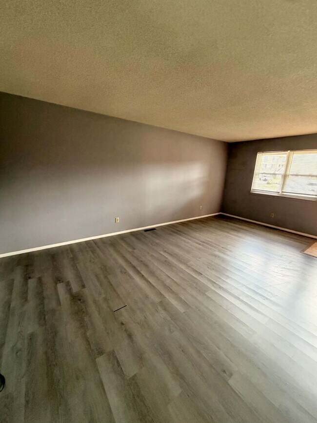 3825-3835 College View Ave
