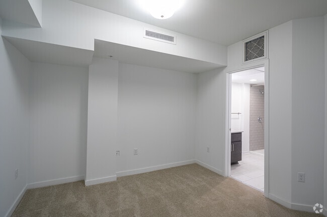 The Aurora Lights- 1BR, 1BA