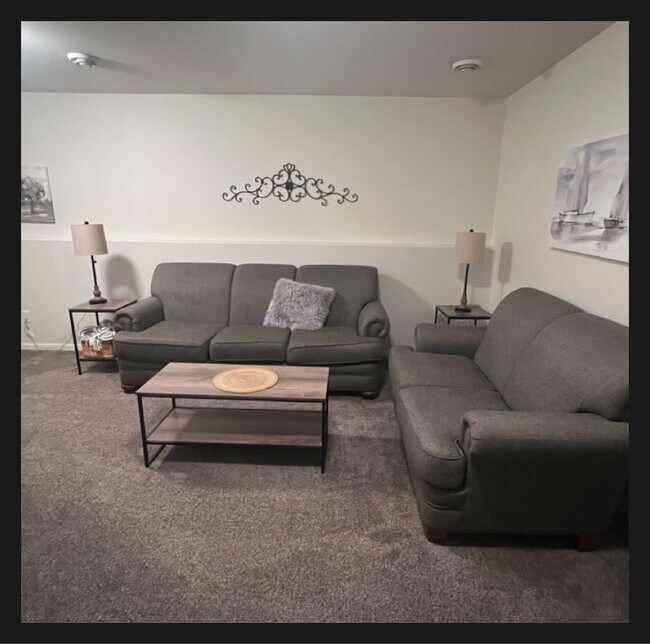 Photo - 3302 8th St NE