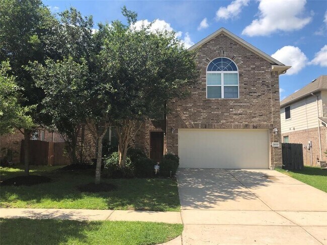 Building Photo - 26310 Creston Woods Dr