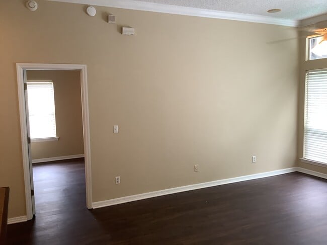 Photo - 181 Johns Glen Dr