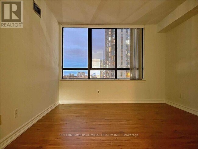 Photo - 25 Bamburgh Cir Unité 734