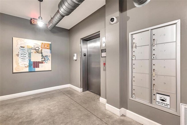 Photo - 2124 E 6th St Unidad 305