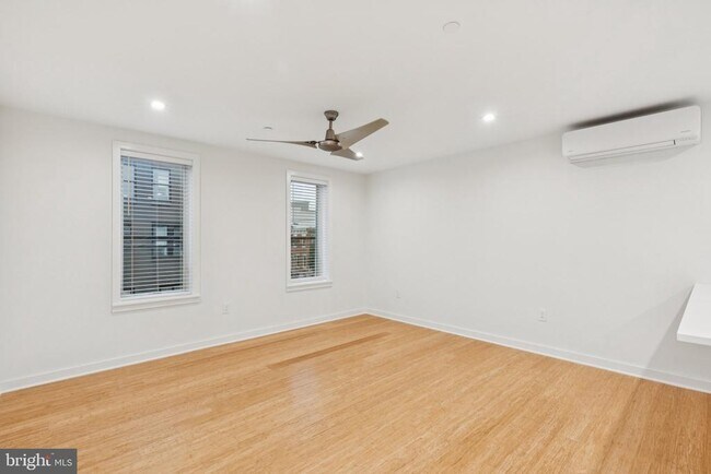 Building Photo - 1302 S 18th St Unit 2 Rental