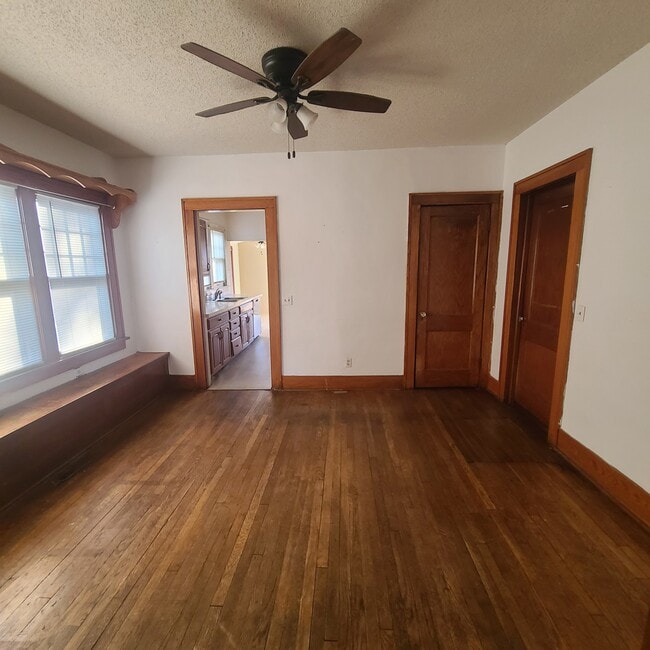 Photo - 517 N Taylor St