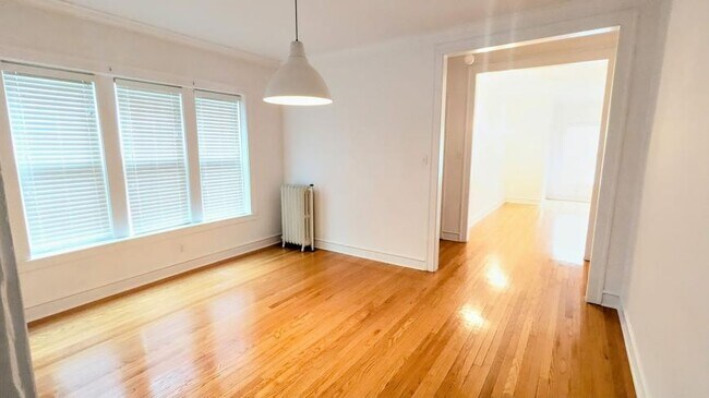 Photo - 3 bedroom in Chicago IL 60618 Unit 1