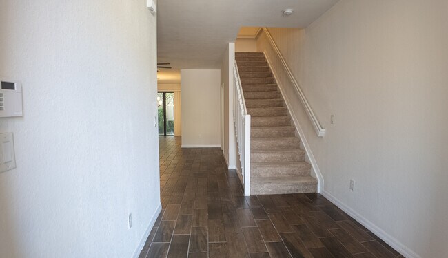 1042 NW 33rd Mnr