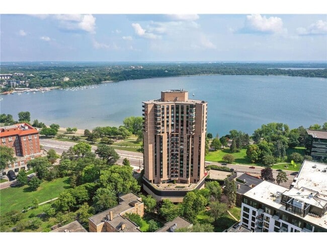 Building Photo - 2950 Dean Pkwy Unit 2205