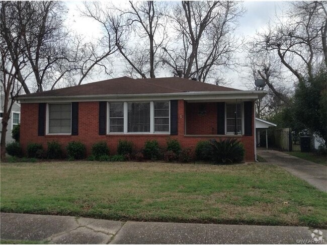 Building Photo - ** AVAILABLE JUNE 1ST ** CUTE 3/1 BROADMOO... Rental