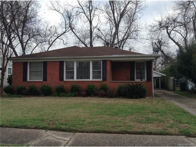 ** AVAILABLE JUNE 1ST ** CUTE 3/1 BROADMOO... - ** AVAILABLE JUNE 1ST ** CUTE 3/1 BROADMOO... House