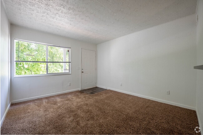 1BR, 1BA - 600SF - Living Room
