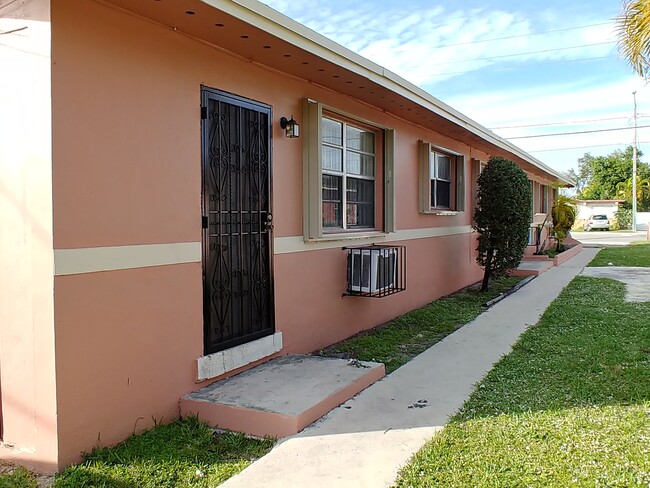 Building Photo - 3190 NW 135th St Unit # 2 Rental