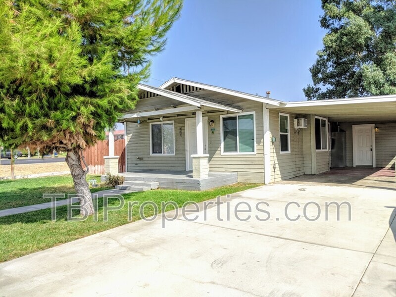 Photo - 805 E H St