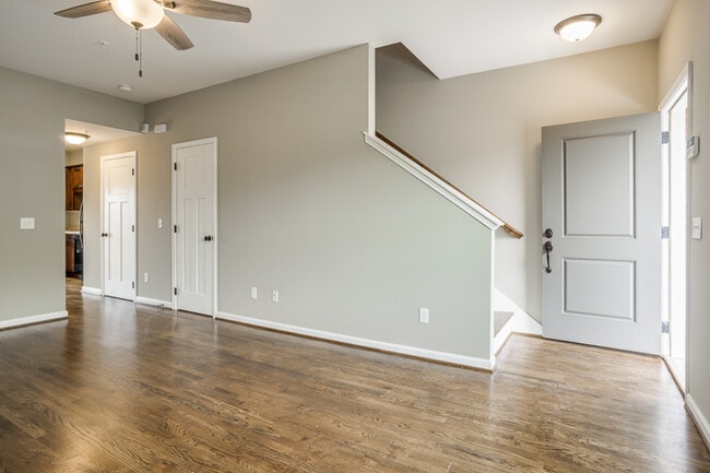 Photo - 140 Edgington Dr