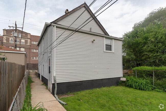 Building Photo - 1722 N Kimball Ave Rental