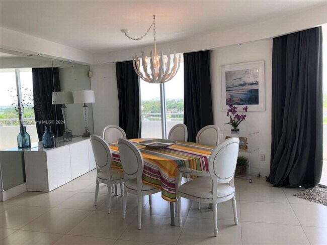 Photo - 5151 Collins Ave Condo Unit 923