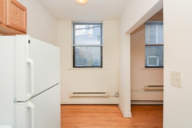 1034 W George St Unit 400