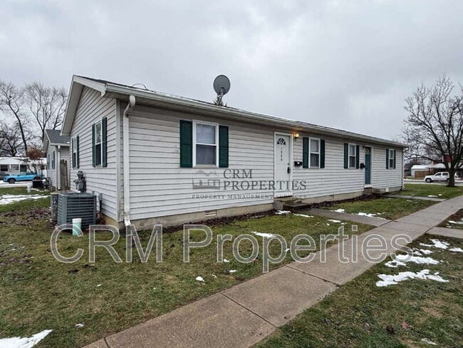 Photo - 1908 N Apperson Way