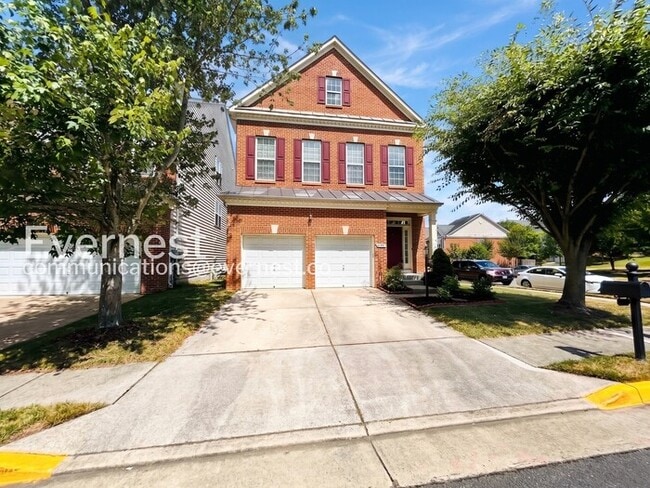 Building Photo - 4 Bed, 3.5 Bath Home with Garage / Pet-Friendly / Available Soon!