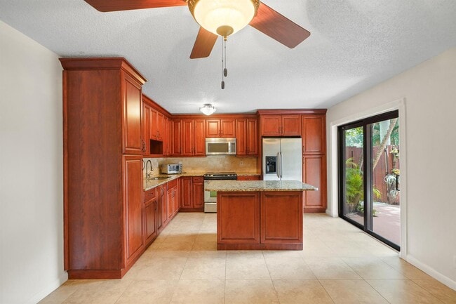 Photo - 2060 SW 90th Ave