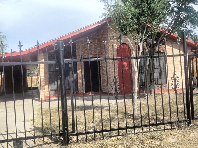 Building Photo - 1022 N 4th Ave Rental