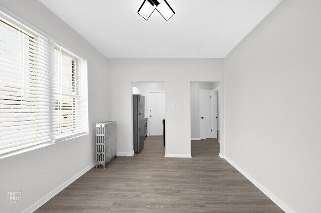 Photo - 735-49 N Austin