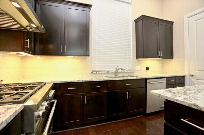 4009 Lillian St