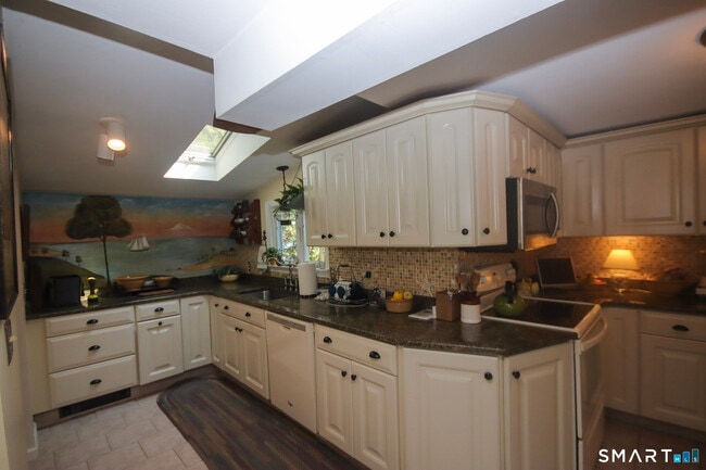 Photo - 23 Saunders Dr