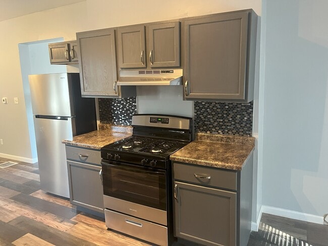 Photo - 117 W 36th St