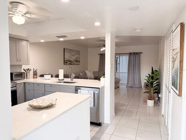 Photo - 5027 SW 16th Pl