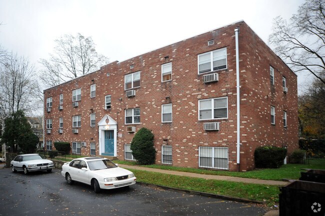 Photo - Crittenden Manor Apartments