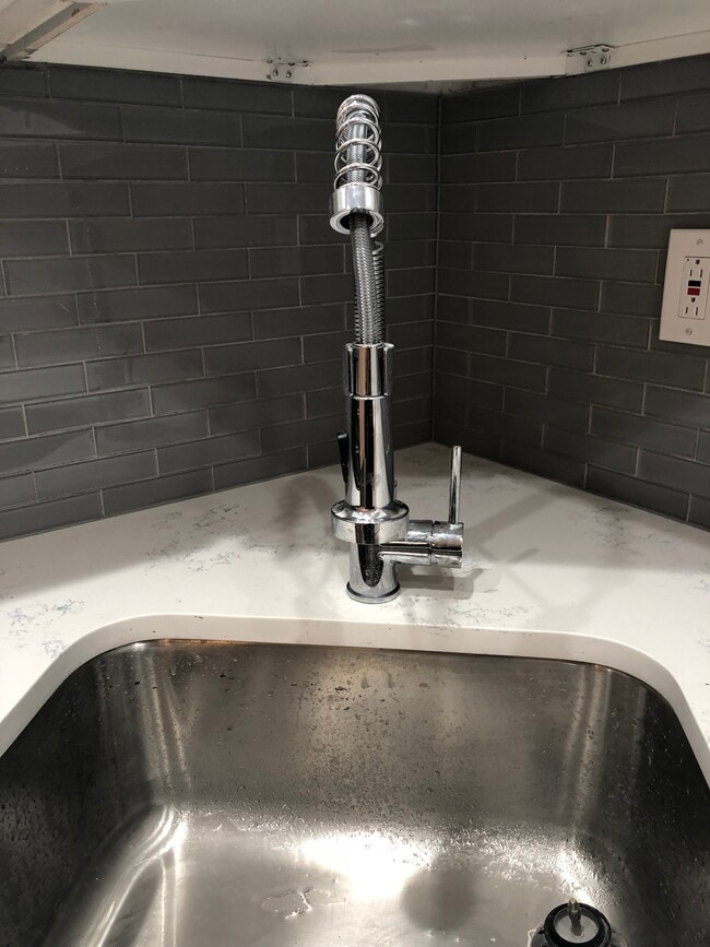 Building Photo - 5 Paerdegat 15th St Unit 1