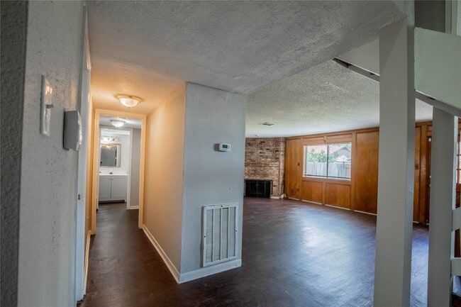 Photo - 10106 Lost Trail St