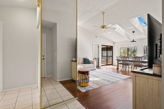 Photo - 8006 Picketts Ct