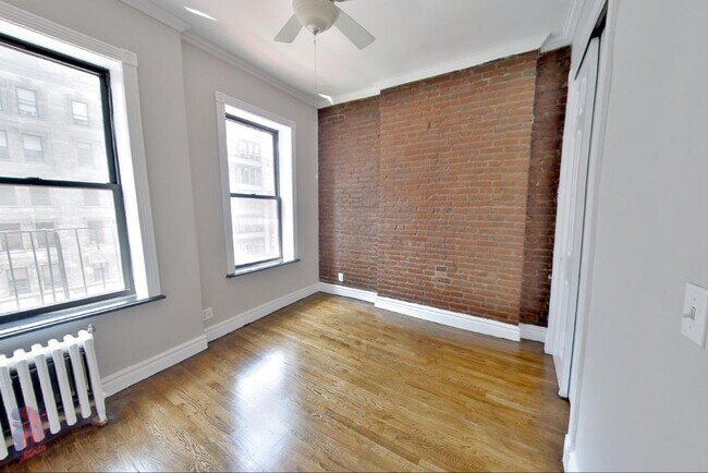 Photo - 219 E 23rd St Unit 18