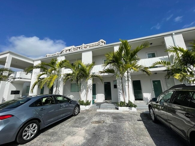 Photo - 1385 NE 105th St Unit 1