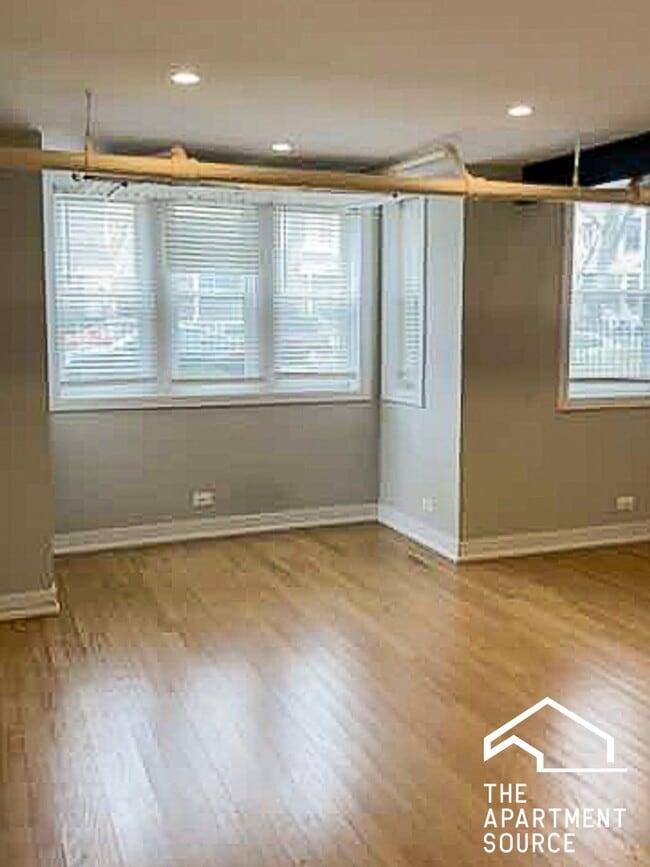 Photo - 4861 N Paulina St