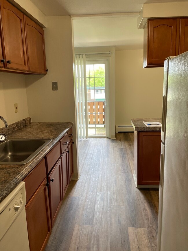 Photo - Clay Court Apartments