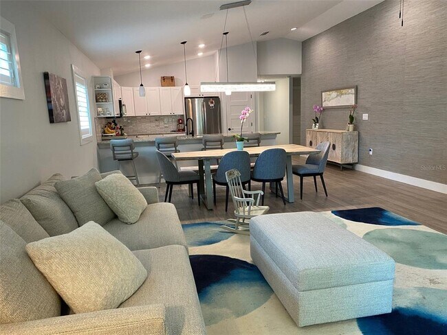 2933 Maiden Ln