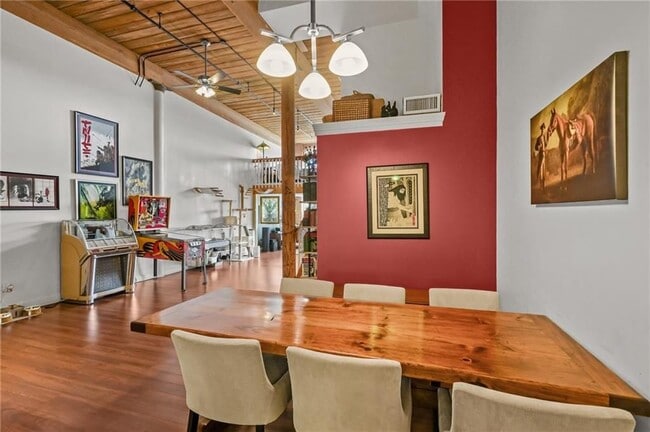 Photo - 1 Tupperware Dr